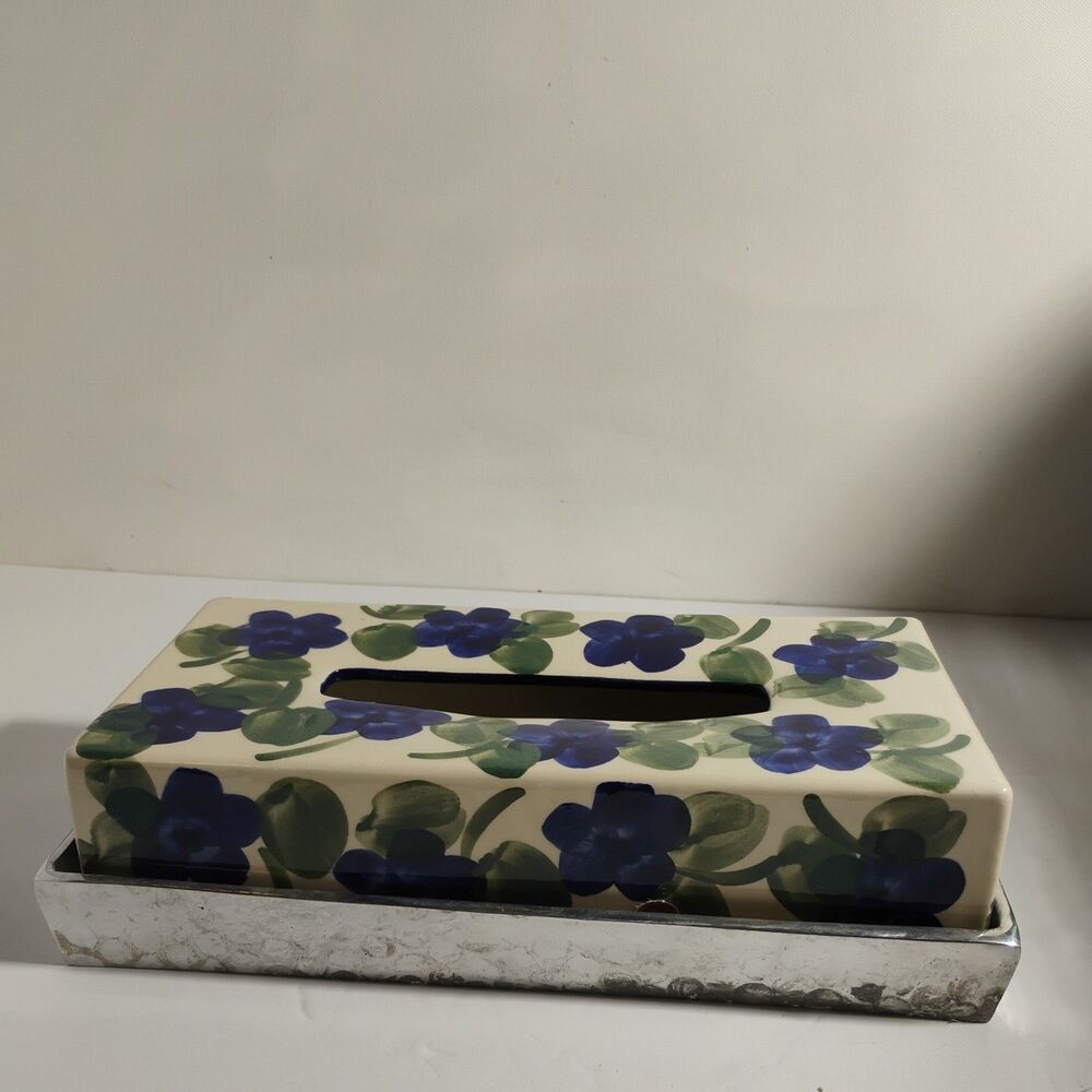 Beautiful “Made in Mexico” Talavera style KLEENEX Pottery /Ceramic 10" with Tray
